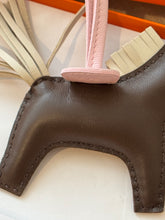 Load image into Gallery viewer, 🐎✨NEW✨2025 Hermes Rodeo PM Charm / Chocolat / Craie / Rose Darling
