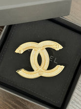 Load image into Gallery viewer, CHANEL Crystal CC Brooch - Gold
