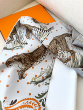 Load image into Gallery viewer, Hermès 2025 Guepards Bandana Double Face Scarf 90 in Noir / Ardoise / Rose
