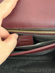 GUCCI Zumi Grain Leather Shoulder Bag in Burgundy