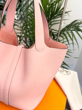 Load image into Gallery viewer, HERMES 2024 Clemence Picotin Lock 22 Palladium Hardware in Rose Sakura
