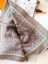 Load image into Gallery viewer, Hermès 2025 Guepards Bandana Double Face Scarf 90 in Noir / Ardoise / Rose
