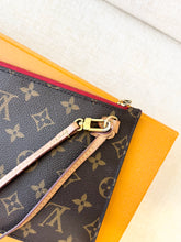 Load image into Gallery viewer, LOUIS VUITTON Neverfull MM Monogram Pochette Wristlet Pouch - Cherry
