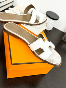 ▪️SOLD▪️HERMES Oran Sandals in White - EU37.5