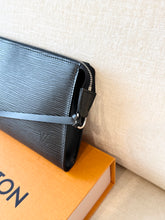 Load image into Gallery viewer, LOUIS VUITTON Epi Leather Pochette Accessoires / Black
