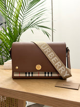 Load image into Gallery viewer, [SOLD]BURBERRY 2024 Vintage Check Note Crossbody Bag in Tan
