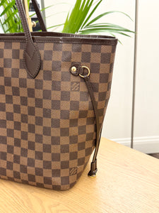 LOUIS VUITTON Neverfull MM Damier Ebene Canvas Tote Bag in Rose Ballerine