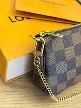 Load image into Gallery viewer, LOUIS VUITTON Damier Ebene Canvas Mini Pochette Accessoires
