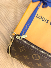Load image into Gallery viewer, LOUIS VUITTON Monogram Canvas Mini Pochette Accessoires
