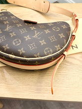 Load image into Gallery viewer, LOUIS VUITTON 2024 Monogram Croissant MM Shoulder Bag
