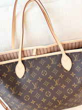 Load image into Gallery viewer, LOUIS VUITTON 2025 Monogram Neverfull MM Monogram Tote / Rose Beige
