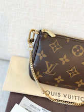 Load image into Gallery viewer, LOUIS VUITTON Monogram Canvas Mini Pochette Accessories
