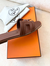 Load image into Gallery viewer, Hermes Embroidered Calfskin Oran Sandals / Gold / (EU)38
