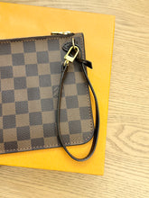 Load image into Gallery viewer, LOUIS VUITTON Neverfull MM Damier Ebene Pochette Wristlet Pouch in Cherry
