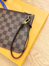 Load image into Gallery viewer, LOUIS VUITTON Neverfull MM Damier Ebene Pochette Wristlet Pouch in Cherry
