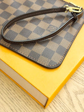 Load image into Gallery viewer, LOUIS VUITTON Neverfull MM Damier Ebene Pochette Wristlet Pouch in Cherry
