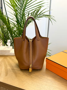 HERMES Taurillon Clemence Picotin Lock 18 PM Bucket Bag in Gold