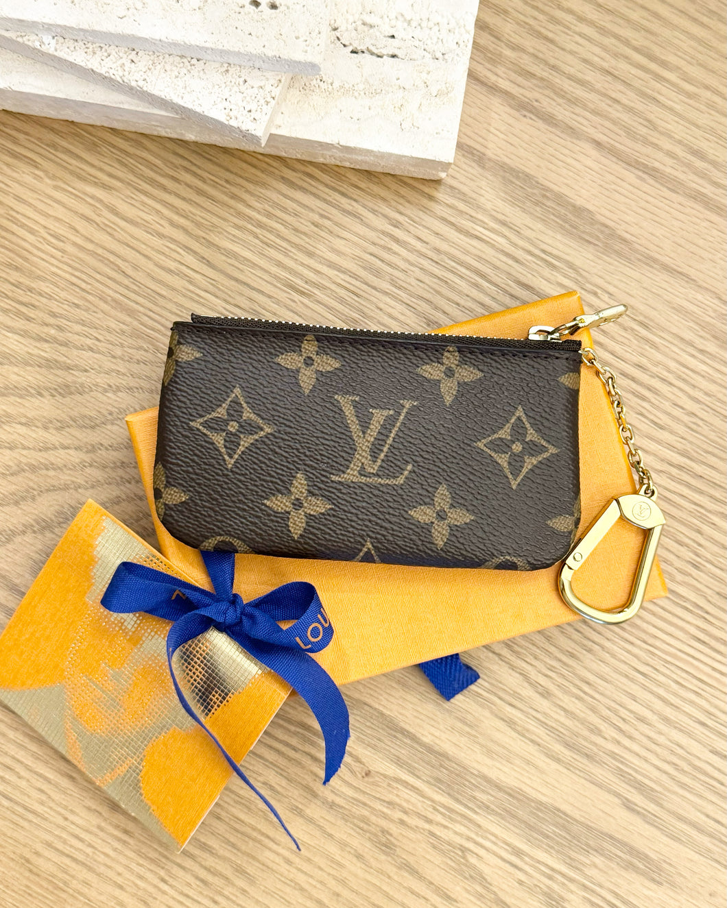 LOUIS VUITTON 2022 Monogram Cles Chain Key Pouch