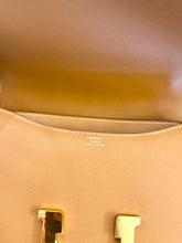 Load image into Gallery viewer, HERMES Constance 24 Evercolor Leather Shoulder Bag in Gold
