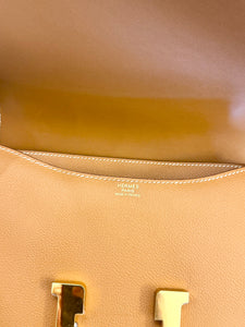 HERMES Constance 24 Evercolor Leather Shoulder Bag in Gold