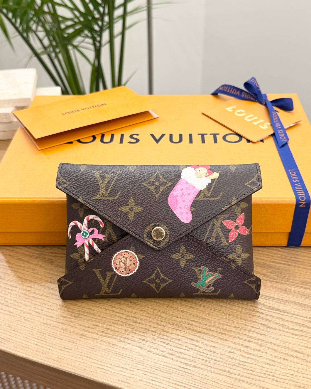 LOUIS VUITTON 2024 Limited Edition Monogram Kirigami Pochette Medium Pouch