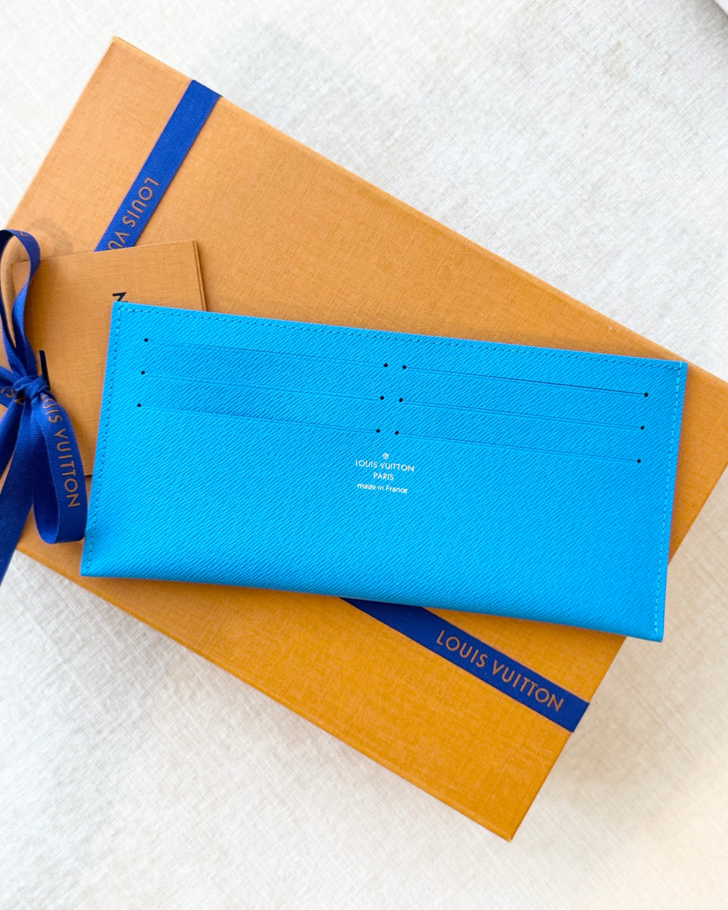 💙NEW!!  LOUIS VUITTON 2025 Canvas Credit Card Holder / Gaston Blue