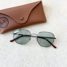 Load image into Gallery viewer, Ray-Ban RB3682 Polarized Square Sunglasses
