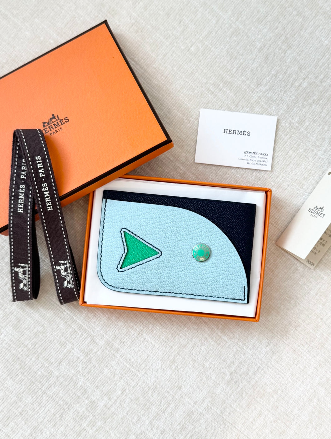 HERMES 2023 “Poisson” Card Holder in
Bleu Navy / Bleu Zéphyr / Vert Comics