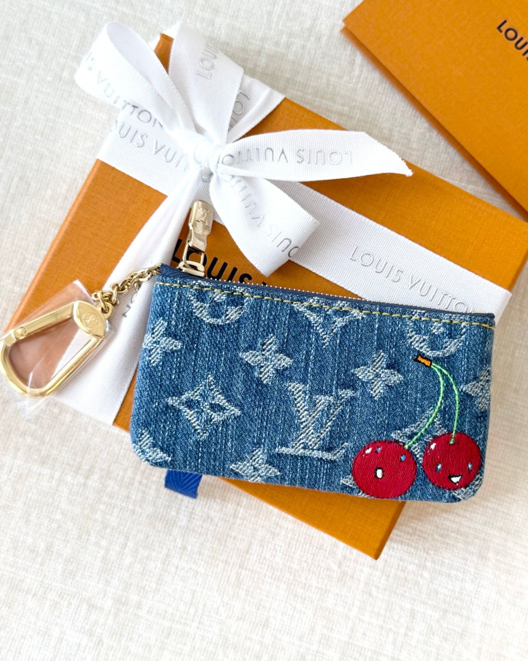 🍒 LOUIS VUITTON 2025 LV x TM Takashi Murakami Monogram Cherry Denim Key Pouch