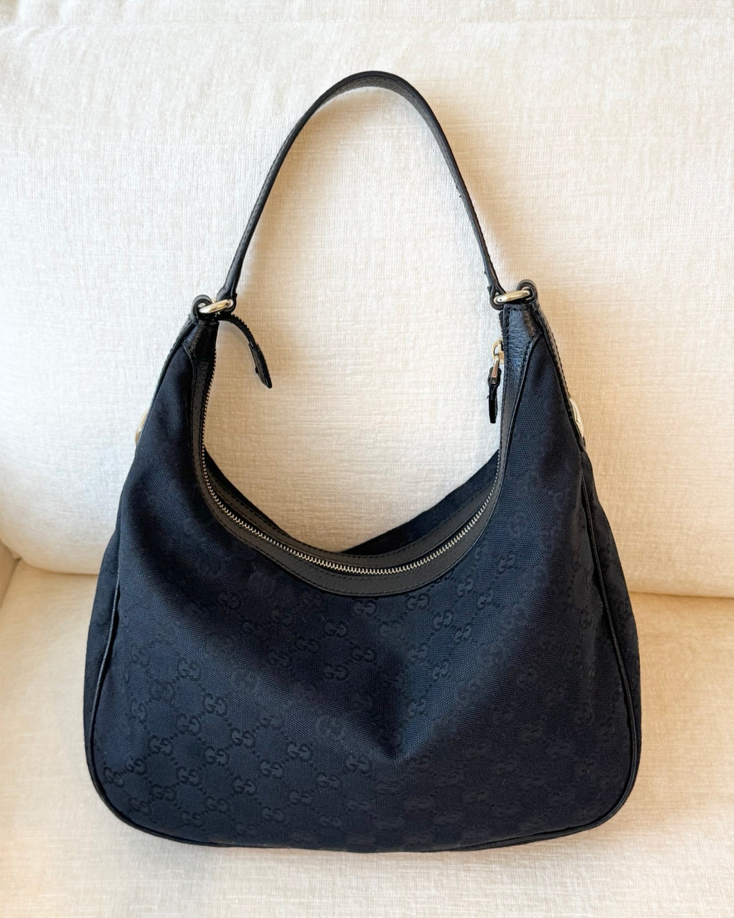 GUCCI GG Monogram Canvas Medium Charmy Hobo Bag / Black