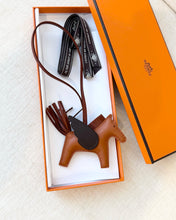 Load image into Gallery viewer, HERMES 2024 Rodeo Pegase PM Bag Charm in Pain D&#39;Epice/Sienne/Mocha
