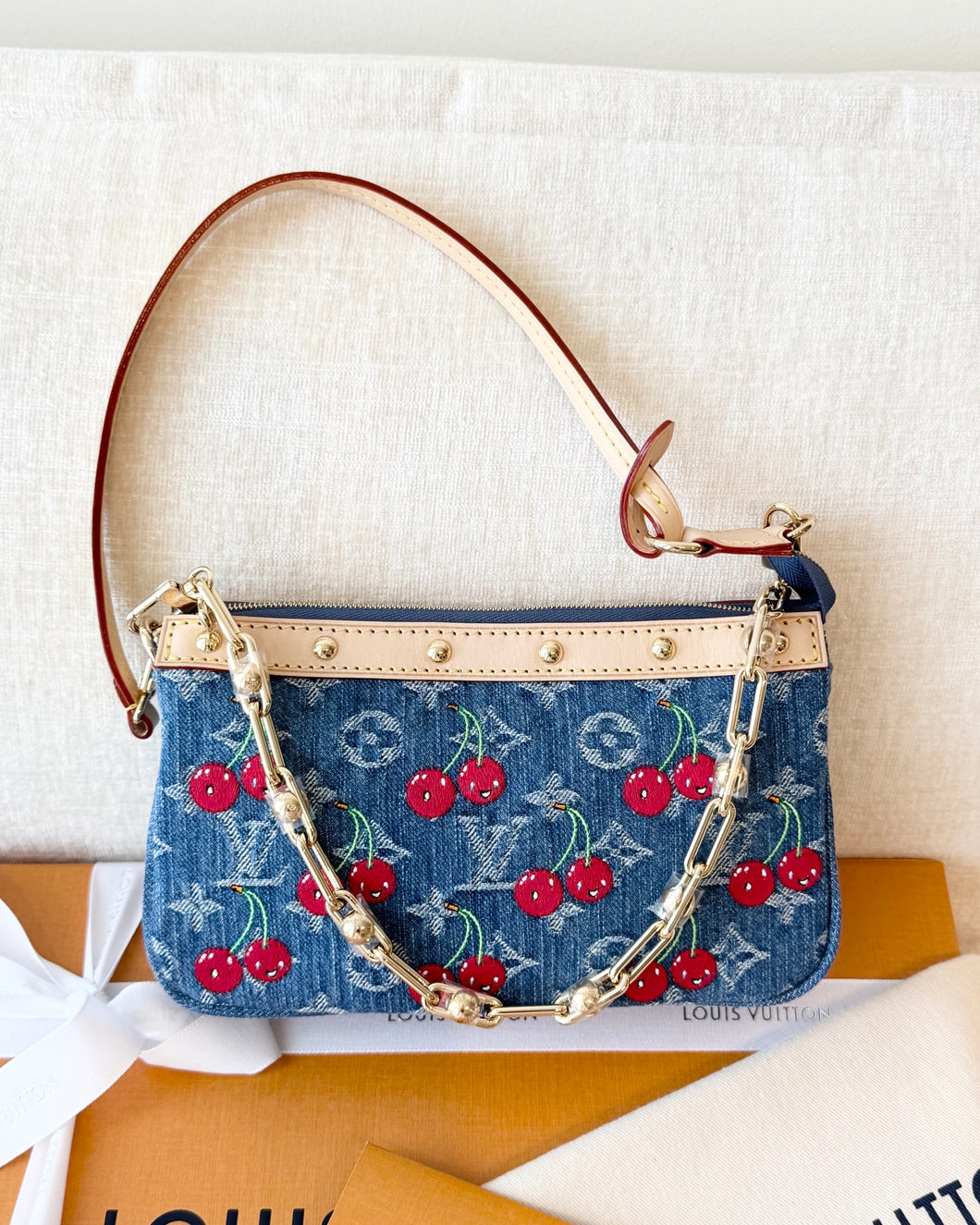 🍒 LOUIS VUITTON LV x TM Takashi Murakami Monogram Denim Pochette Accessoires