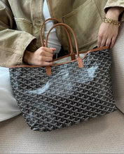 Load image into Gallery viewer, ✨CLASSIC✨2025 GOYARD Saint Louis PM Tote Bag / Black &amp; Tan
