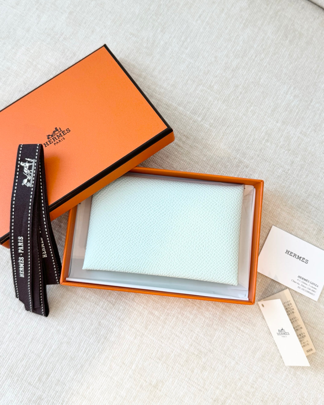 HERMES 2024 Calvi Card Holder in Vert Peppermint / Epsom