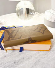 Load image into Gallery viewer, LOUIS VUITTON Giant Monogram Reverse Canvas Zippy Wallet
