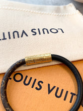 Load image into Gallery viewer, LOUIS VUITTON 2019 Monogram Daily Confidential Bracelet In Black Size 17
