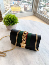 Load image into Gallery viewer, Gucci Sylvie Super Mini Chain Crossbody Bag - Black
