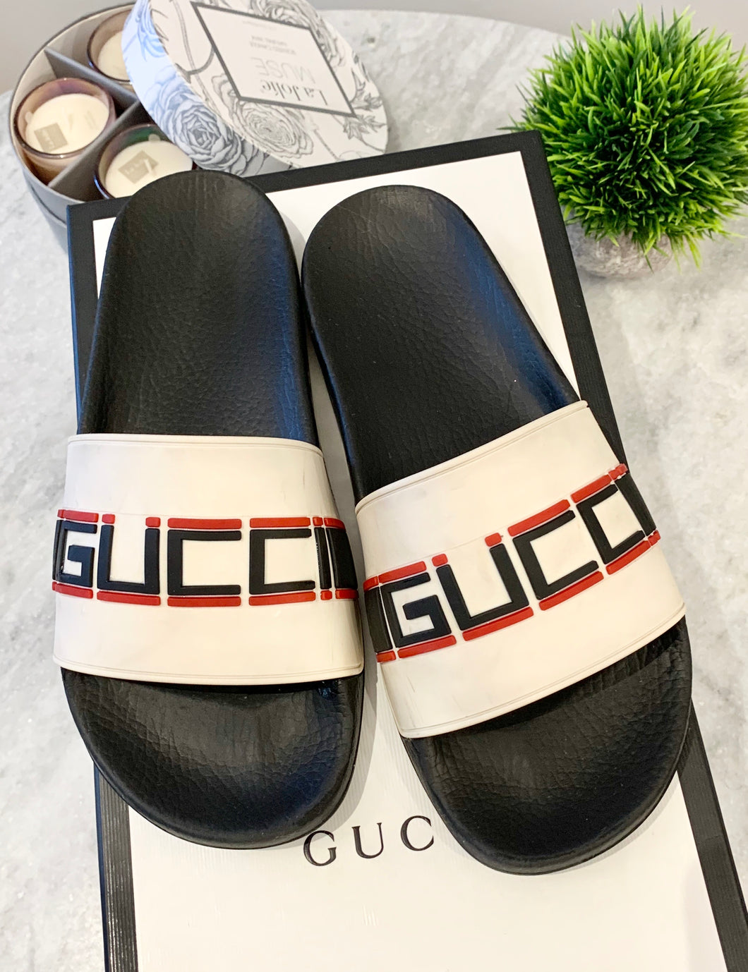 GUCCI Women’s Stripe Rubber Slide Sandals US8