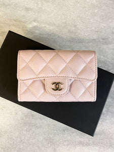 CHANEL 2021 Caviar Quilted Flap Card Holder In Light Pink