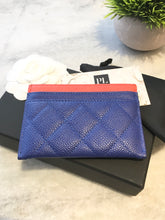 Load image into Gallery viewer, [SOLD] CHANEL 2019 Caviar Quilted Leather Filigree Card Holder In White/Blue/Red
