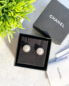 CHANEL Round Pearl Crystal CC Stud Earrings - Gold