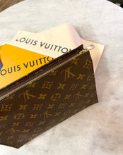 Load image into Gallery viewer, LOUIS VUITTON Monogram Toiletry Pouch 26
