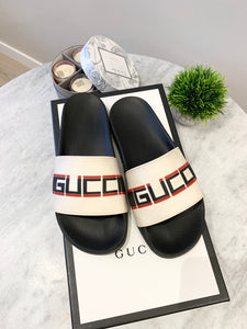 GUCCI Women’s Stripe Rubber Slide Sandals US8