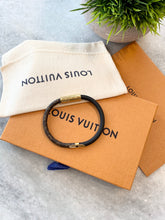 Load image into Gallery viewer, LOUIS VUITTON 2019 Monogram Daily Confidential Bracelet In Black Size 17
