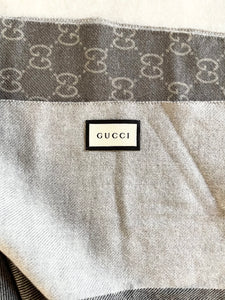 GUCCI GG Unisex 100% Wool Jacquard Knit Scarf in Gray