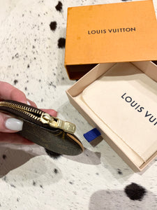 LOUIS VUITTON Monogram Round Coin Purse