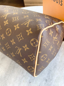 [SOLD] Louis Vuitton Speedy 25 Monogram Satchel Bag