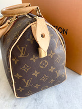 Load image into Gallery viewer, [SOLD] Louis Vuitton Speedy 25 Monogram Satchel Bag
