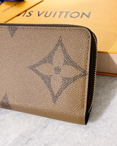 LOUIS VUITTON Giant Monogram Reverse Canvas Zippy Wallet