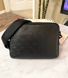 LOUIS VUITTON Calfskin Monogram Shadow Duo Messenger In Black